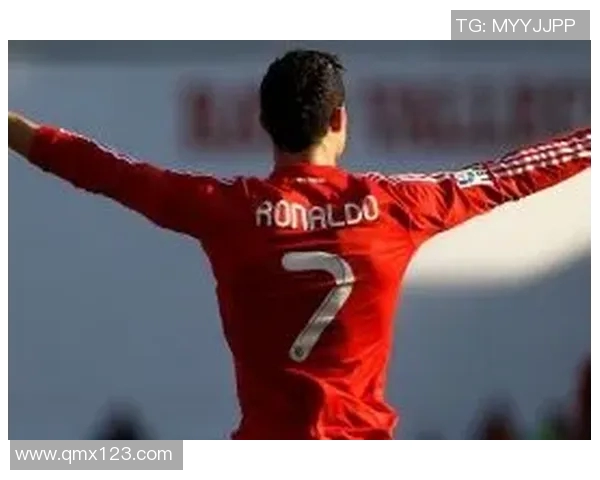 足球明星璀璨瞬间展现球场魅力与荣耀的精彩瞬间图片 足球明星璀璨瞬间展现球场魅力与荣耀的精彩瞬间图片